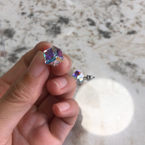 earring - Picture 3 of 3